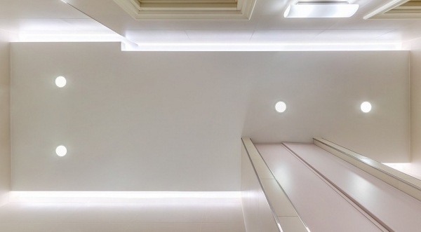 
                                Как расположить светильники на натяжном потолке: основные правила и 18 готовых схем                            